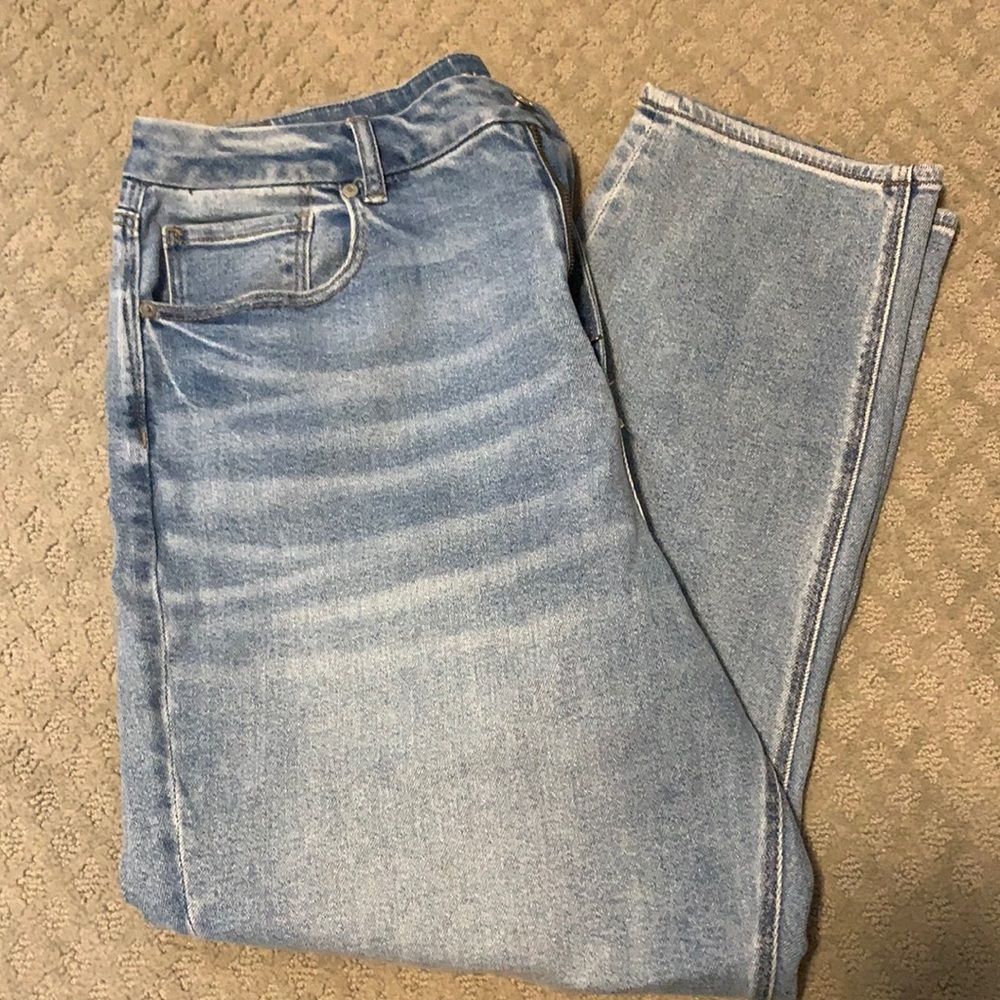 American Eagle BRAND NEW curvy mom Jean